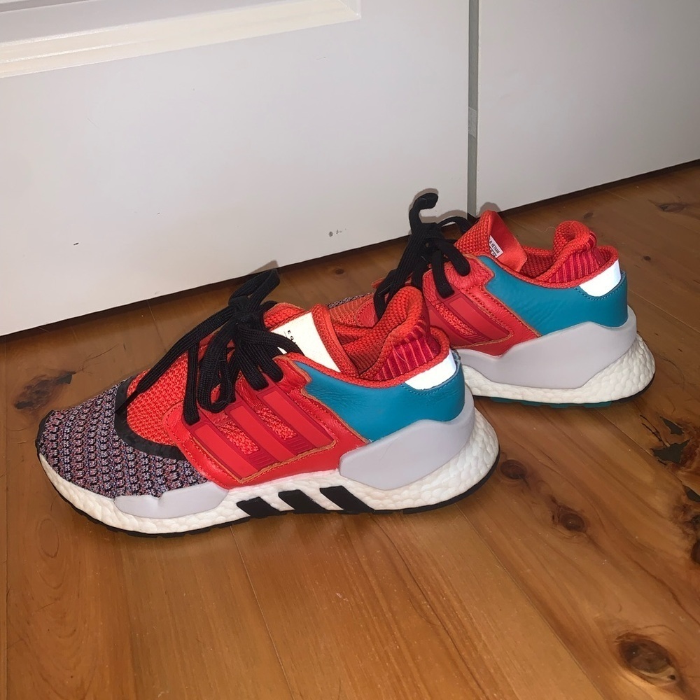 Women’s Adidas equipment tennis shoe. ADV/ 91-18 - Picture 3 of 6